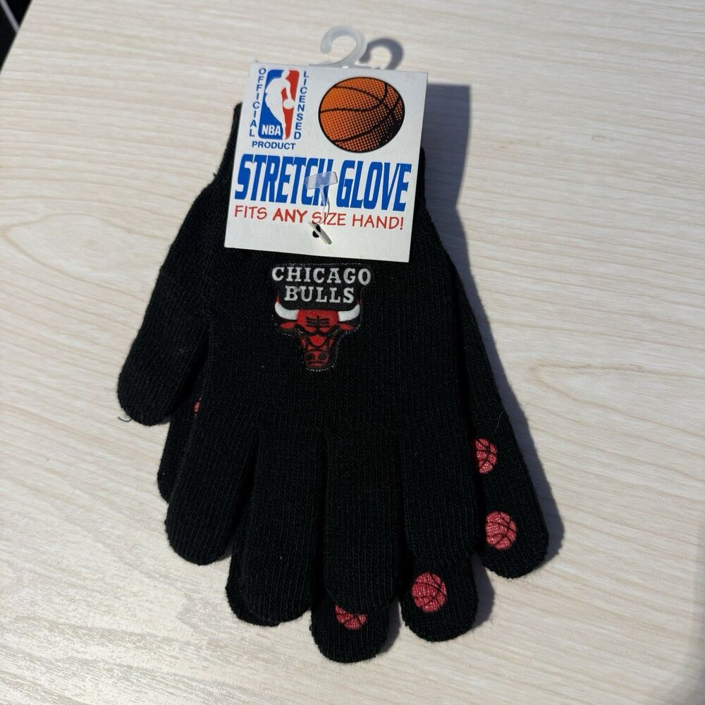 NWT VTG Old Stock NBA Chicago Bulls Black Stretch Knit Gloves OS Patches Winter